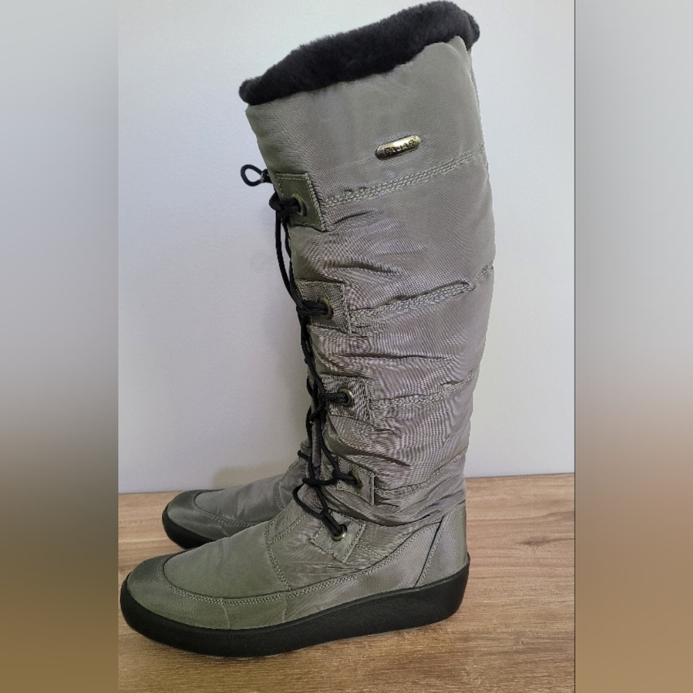 PRICE DROP - Gray Lace-up Winter Boots size 40